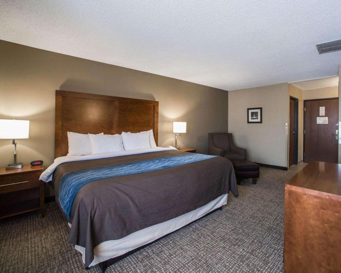 Comfort Inn & Suites St Louis-헤이즐우드 외부 사진