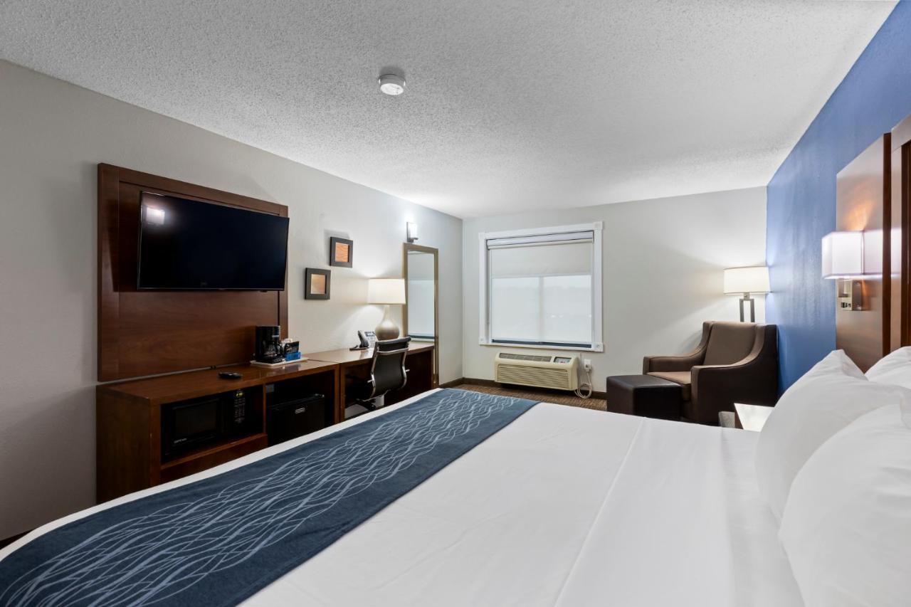 Comfort Inn & Suites St Louis-헤이즐우드 외부 사진
