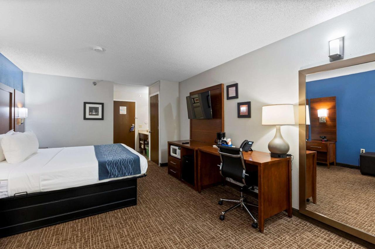 Comfort Inn & Suites St Louis-헤이즐우드 외부 사진
