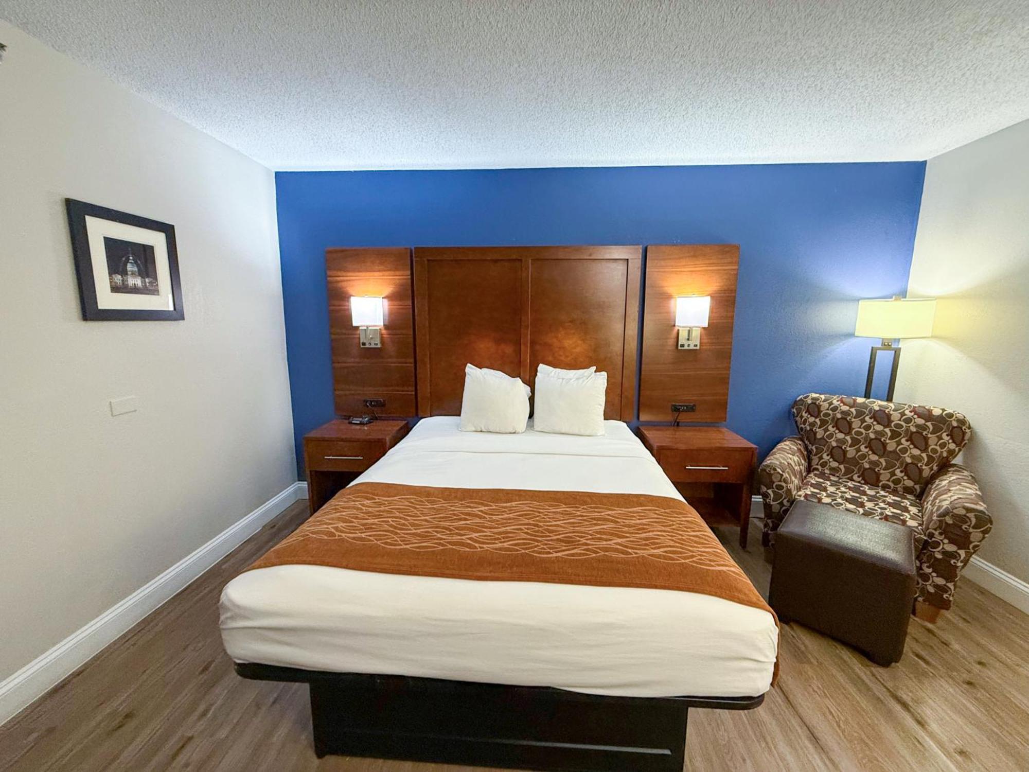 Comfort Inn & Suites St Louis-헤이즐우드 외부 사진